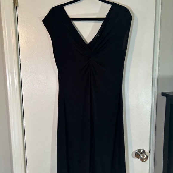 Black Knot Dress - Picture 4 of 5
